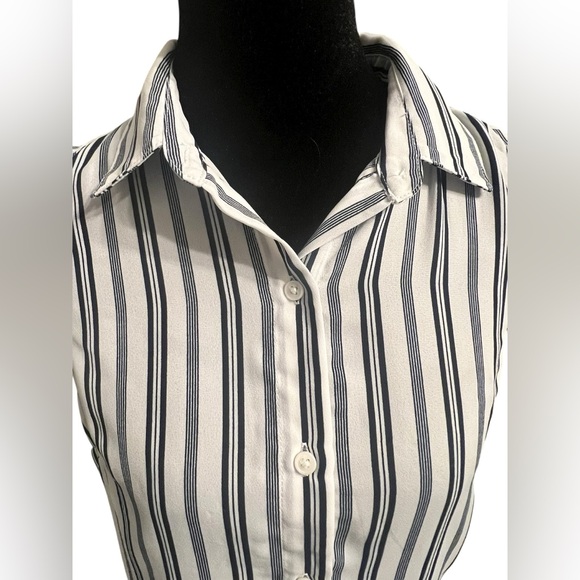 Banana Republic White & Navy Striped Sleeveless Button Down Shirt XS - Picture 4 of 8